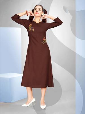 Here Is A Pretty Girly Look Readymade Kurti In Brown Color Fabricated On Rayon. It Is Beautiifed with Pretty Resham Work. Also It Is Light Weight , Easy To Carry And Durable. 