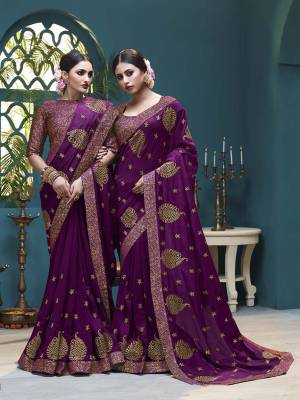 Grab This Beautiful Designer Silk Based Saree In Purple Color. This Pretty Saree Has Attractive Foil Prints Which Gives A Heavy Look To It. It Is Suitable For Festive As Well As Wedding Season. 