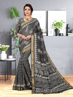 For Your Semi-Casual Wear, Grab This Cotton Based Saree In Grey Colored Blouse. This Saree And Blouse Are Fabricated On Cotton Silk Beautified With Printes And Weaved Border. Buy Now. 