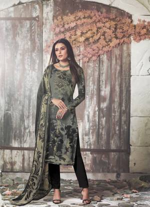 Enhance Your Personality In This Rich And Elegant Looking Printed Suit In Black & Cream Color. This Dress Material Is Fabricated On Crepe Paired With Georgette Fabricated Dupatta. Buy Now.