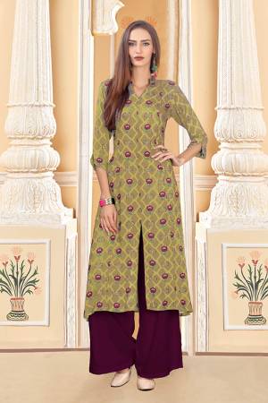 Grab This Beautiful Readymade Pair Of Kurti And Plazzo In Pear Green And Wine Color. This Pair Is Rayon Cotton Based Beautified With Digital Prints Over The Kurti. 
