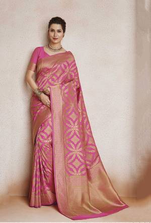 Look Pretty In This Designer Silk Based Saree In Pink Color. This Pretty And Blouse Are Soft Art Silk Based Beautified With Weave. Buy This Saree Now.