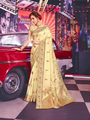 Flaunt Your Rich And Elegant Taste Wearing This Designer Silk Based Saree In Grey Color Beautified With Detailed Weave. Its Rich Color And Fabric Will Earn You Lots Of Compliments From Onlookers.