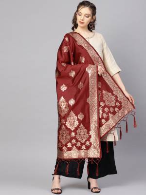 Enhance Your Look of gown and lehenga choli With Latest Trends Of Banarasi Dupatta Beautified With Attractive Weave All Over. You Can Pair This Up With Any Kind Of Ethnic Attire And In Same Or Contrasting Color.