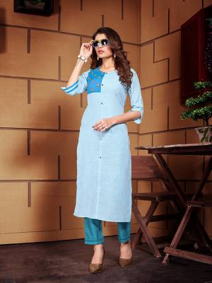 Add This Pretty Readymade Kurti To Your Wardrobe Fabricated On Linen Paired With Cotton Slub Fabricated Bottom. This Pretty Pair Is In Shades Of Blue. Buy Now.