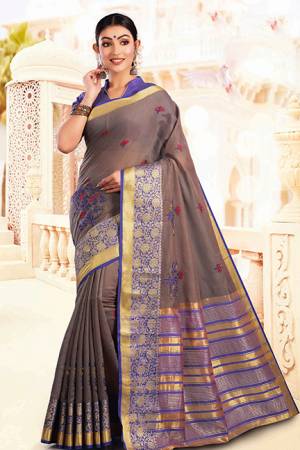 Celebrate This Festive Season With Beauty And Comfort Wearing This Designer Silk Based Saree In Mauve Color Paired With Contrasting Purple Colored Blouse. This Saree And Blouse Are Beautified With Weave Giving It An Attractive Look.
