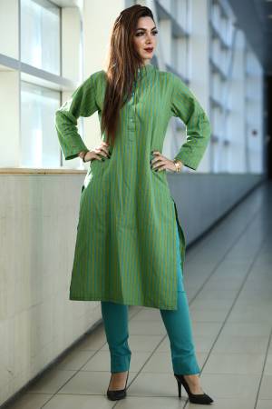 Grab This Readymade Pair Of Kurti With Bottom For Your Casual Or Semi-Casual Wear. This Readymade Kurti Is Fabricated On Organic Cotton Paired With Readymade Bottom Fabricated On Khadi. Buy This Pair Now.