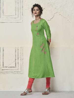 Celebrate This Festive Season With Beauty And Comfort Wearing This Pretty Readymade Kurti In Green Color Fabricated On Rayon. It Has Beautiful Pattern Which Will Earn You Lots Of Compliments From Onlookers. 