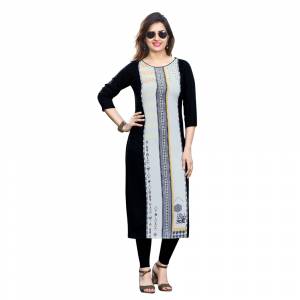 Add Some Casuals With This Readymade Printed Kurti. This Pretty Kurti Is Fabricated on Crepe And Available In All Regular Sizes. Its Fabric Is Soft Towards Skin And Esnures Superb Comfort All Day Long. 