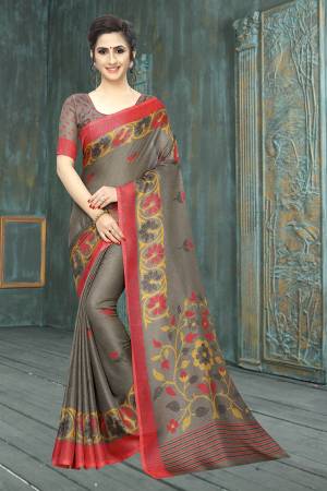 For Your Semi-Casual Wear, Grab This Lovely Printed Saree In Grey Color. This Saree And Blouse Are Fabricated On Soft Cotton Which Is Light Weight, Soft Towards Skin And Easy To Carry All Day Long