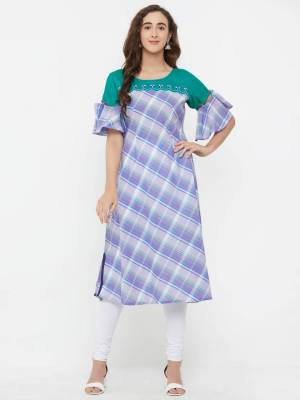 Add Some Casuals With This Readymade Kurti In Light Purple Color Fabricated On Cotton. It IS Beautified With Checks Prints And Thread Work. 