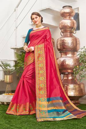 For A Royal Look, Grab This Designer Silk Based Saree In Dark Pink Color. This Saree And Blouse Are Fabricated On Handloom Silk Beautified With Weaved Lace Border. Buy This Pretty Elegant Saree Now.