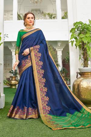 Celebrate This Festive Season With Beauty And Comfort Wearing This Designer Silk Based Saree In Dark Blue Color. This Pretty Saree And Blouse Are Fabricated On Handloom Silk Beautified With Heavy Weaved Lace Border