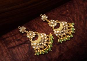Grab This Lovely Pair Of Earrings To Pair With Your Traditional Wear And Mainly Lehenga. This Pretty Pair Can Be Paired With Same Or Contrasting Colored Ethnic Attire. Buy Now.?