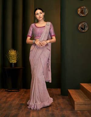 Any outfit becomes hundred times more attractive if it  has a pocket within. This saree is just the one. Pair with smart earcuffs to complete the look. 