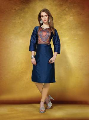 Here Is A Pretty Neck Printed Readymade Straight Kurti In Navy Blue Color. This Kurti Is Fabricated On Tafeta Art Silk and Also Available In All Regular Sizes. Buy Now.