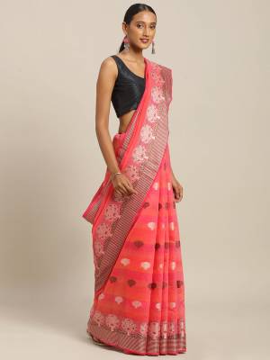 Celebrate This Festive Season With Beauty And Comfort Wearing This Designer Saree In Pink Color Paired with Contrasting Brown Colored Blouse. This Saree and Blouse Are Fabricated On Cotton Handloom Which Gives A Rich Look To Your Personality. 