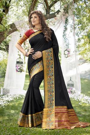 Look Pretty In This Beautiful Saree In Black Color Paired With Red Colored Blouse. This Saree and Blouse Are Fabricated On Khadi Silk Beautified With Weaved Border. Buy Now.