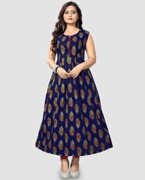 Grab This Readymade Kurti In Navy Blue  Color For Your Casual Or Semi-Casual Which Is Fabricated On Cotton. This Kurti Is Light In Weight And Also Its Fabric Ensures Superb And Its Easy To Care For.