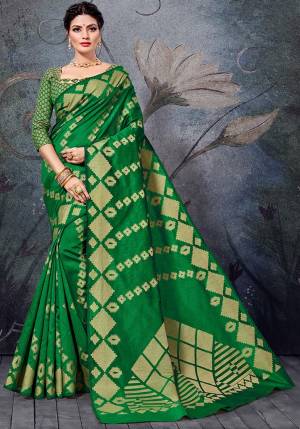 Simple And Elegant Looking Saree Is Here In Green Color For Your Semi-Casual Wear, This Pretty Saree and Blouse Are Fabricated On Handloom Cotton Beautified With Weave. It Is Light Weight And Easy To Carry All Day Long. 