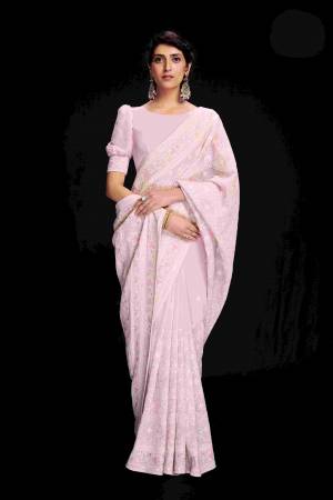 Look Pretty Wearing This Lovely Designer Saree