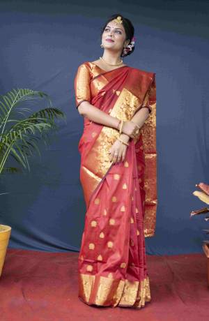 Look Pretty Wearing This Lovely Designer Saree