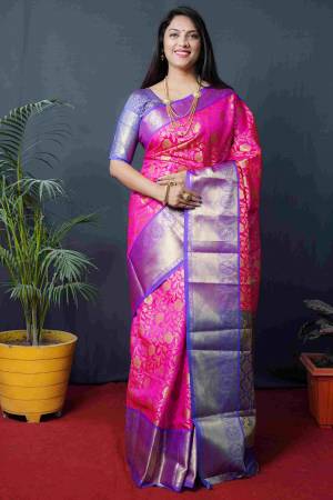 Look Pretty Wearing This Lovely Designer Saree