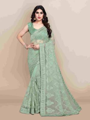 Look Pretty Wearing This Lovely Designer Saree