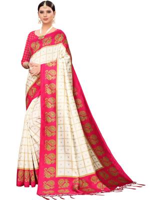 Look Pretty Wearing This Lovely Designer Saree