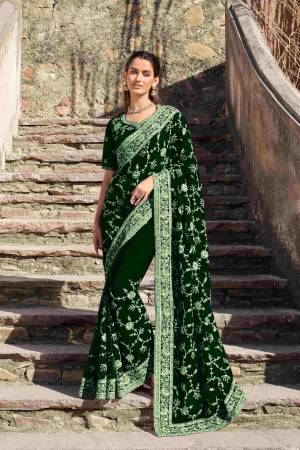 Look Pretty Wearing This Lovely Designer Saree