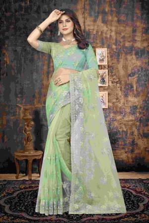 Look Pretty Wearing This Lovely Designer Saree