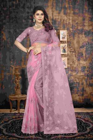 Look Pretty Wearing This Lovely Designer Saree