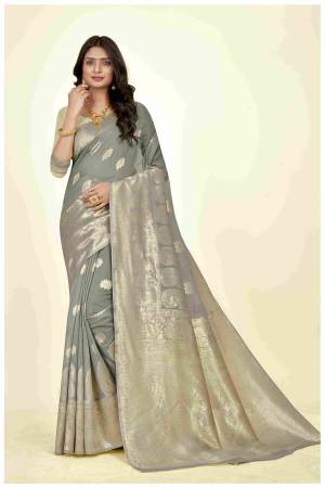 Look Pretty Wearing This Lovely Designer Saree