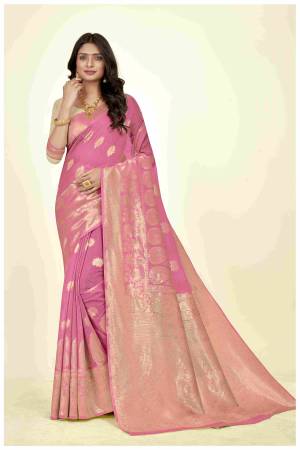 Look Pretty Wearing This Lovely Designer Saree