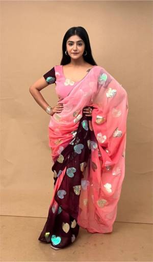 Look Pretty Wearing This Lovely Designer Saree