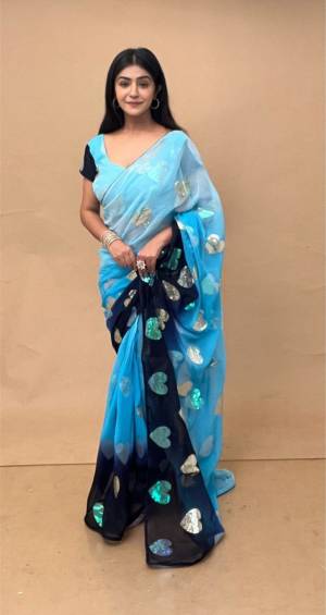 Look Pretty Wearing This Lovely Designer Saree