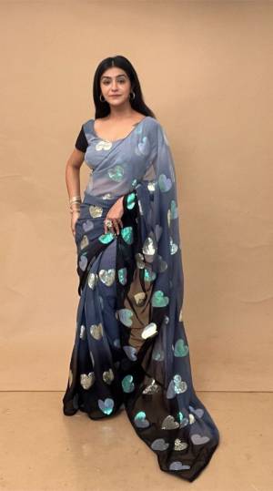 Look Pretty Wearing This Lovely Designer Saree