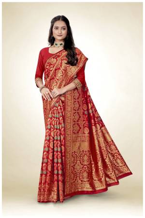 Look Pretty Wearing This Lovely Designer Saree