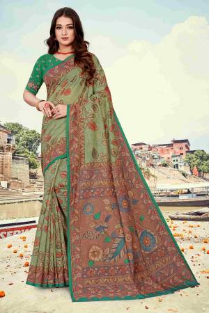 Look Pretty Wearing This Lovely Designer Saree