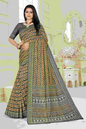 Look Pretty Wearing This Lovely Designer Saree