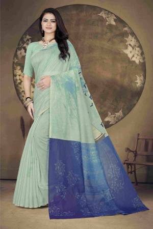 Look Pretty Wearing This Lovely Designer Saree