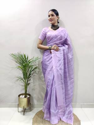 Look Pretty Wearing This Lovely Designer Ready To Wear Saree