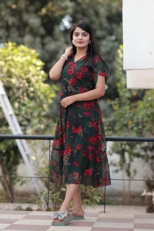 Shine Bright In This Beautiful Designer Readymade  kurti 