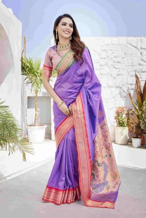 Look Pretty Wearing This Lovely Designer   Saree