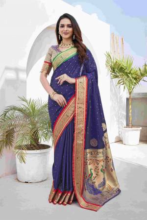 Look Pretty Wearing This Lovely Designer   Saree