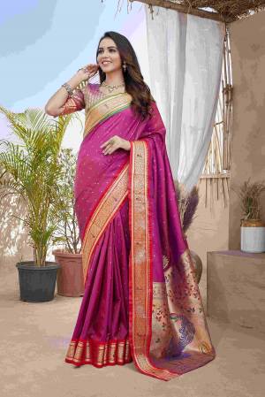 Look Pretty Wearing This Lovely Designer   Saree