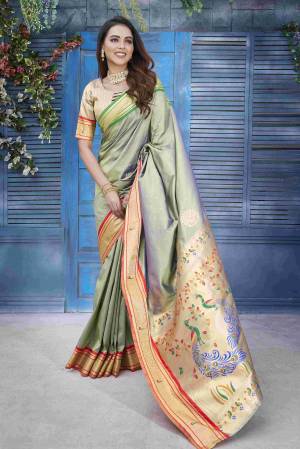 Look Pretty Wearing This Lovely Designer   Saree