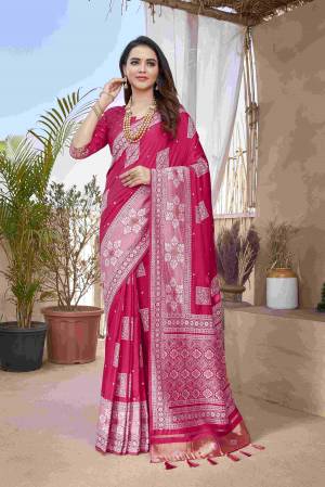 Look Pretty Wearing This Lovely Designer   Saree