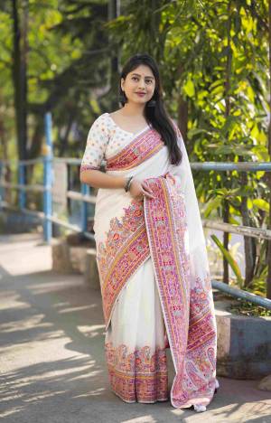 Look Pretty Wearing This Lovely Designer   Saree