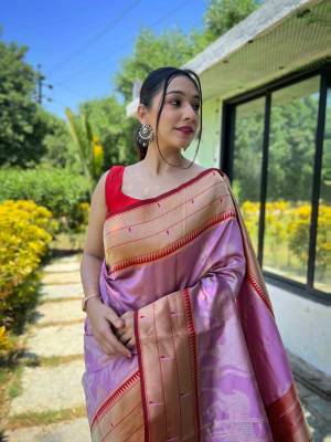 Look Pretty Wearing This Lovely Designer   Saree